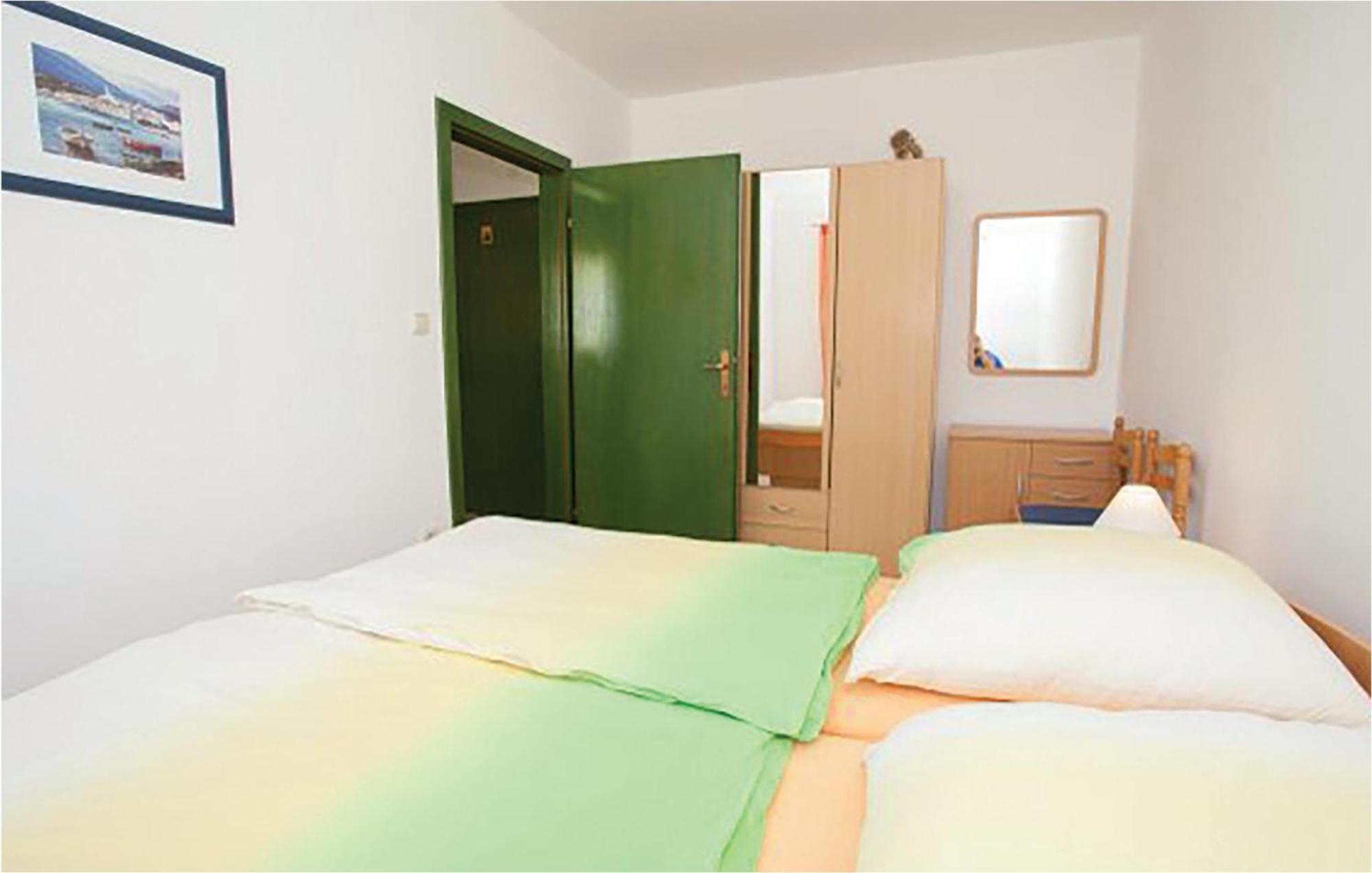 1 Bedroom Beautiful Apartment In มาลินสกา ภายนอก รูปภาพ
