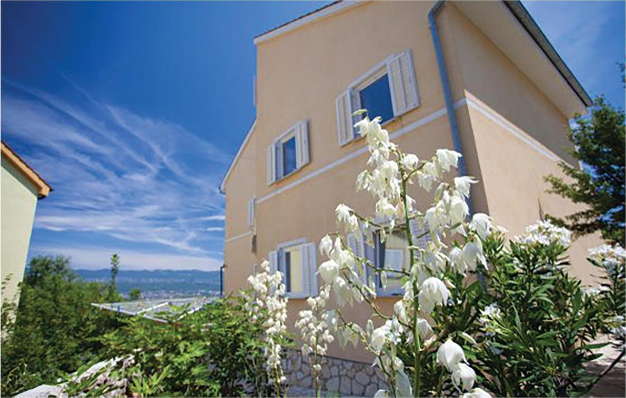 1 Bedroom Beautiful Apartment In มาลินสกา ภายนอก รูปภาพ